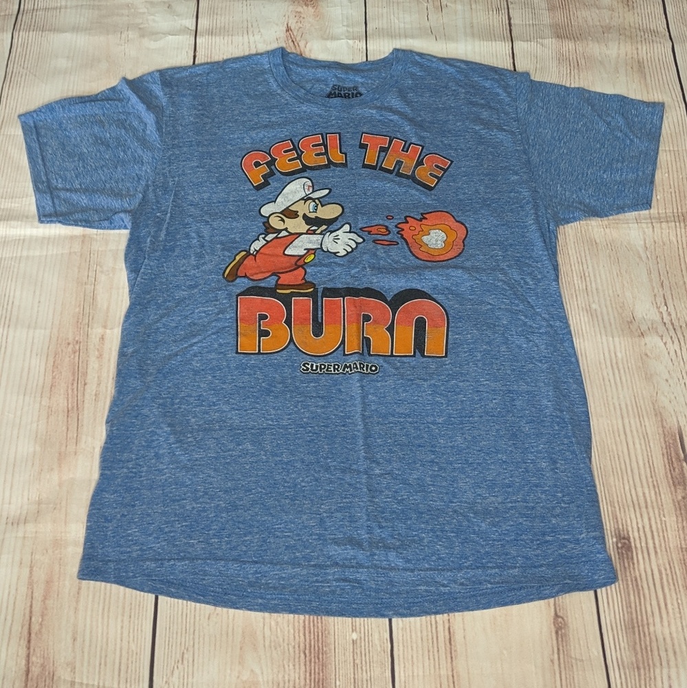 Super Mario Graphic T-Shirt Size: Large